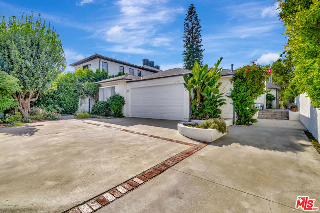 16771 Addison Street photo 4
