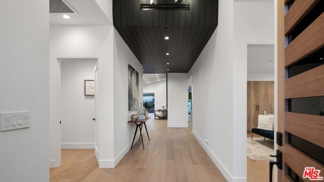 5704 BURNET Avenue photo 3