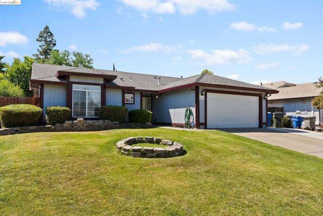 Image 3 of 39 For 8038 Torrente Way