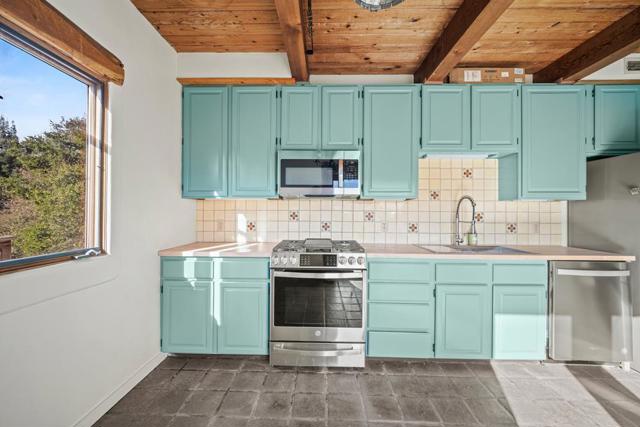70 Valle Vista, Carmel Valley CA: https://media.crmls.org/mediaz/f4dcc76c-4c3c-4932-b94f-bc7151efc78e.jpg