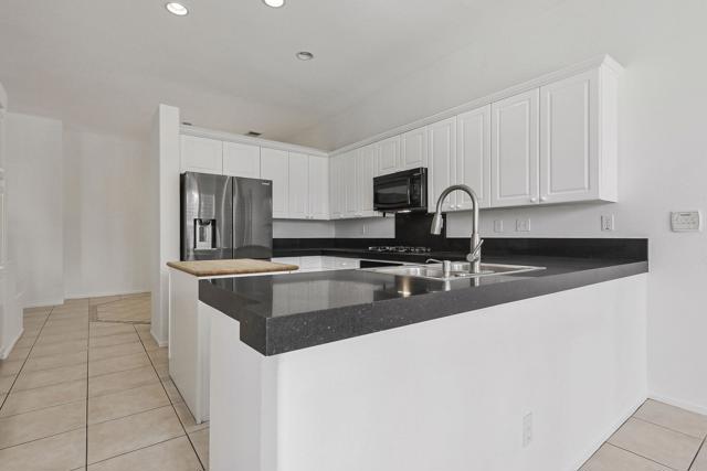 245 Strada Nova, Palm Desert, CA 92260