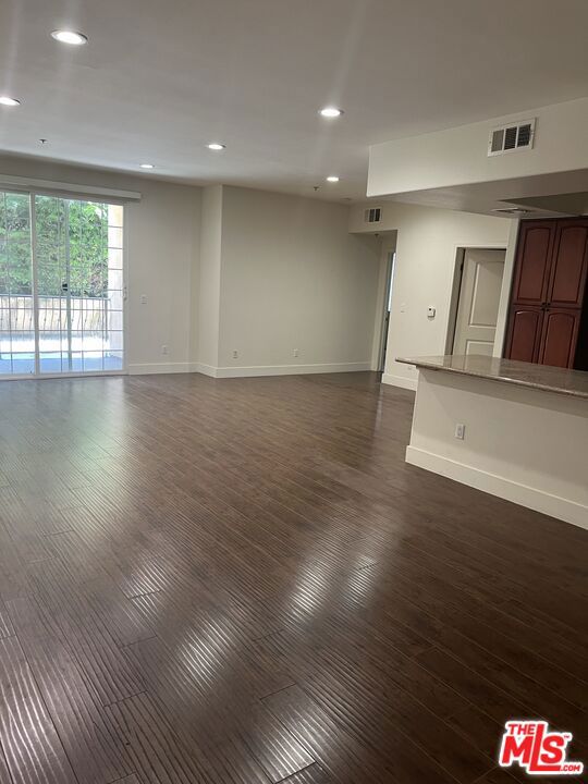 Image 2 for 962 S Gramercy Dr #106, Los Angeles, CA 90019