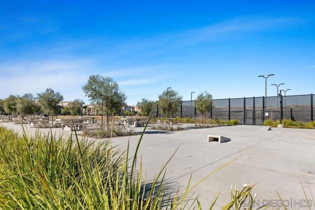 1319 Keck Road, Chula Vista CA: https://media.crmls.org/mediaz/f4ddef29-d829-4110-86dc-ee8e99e5165f.jpg