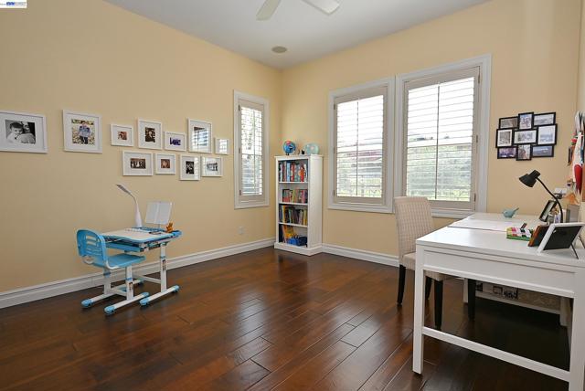 Image 36 of 59 For 2221 Leccino Ct