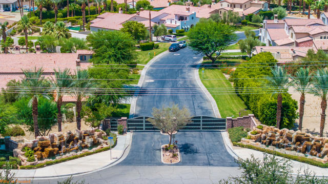 51865 Via Bendita, La Quinta CA: https://media.crmls.org/mediaz/f4df2a90-0314-4412-9639-463ec0949b1c.jpg