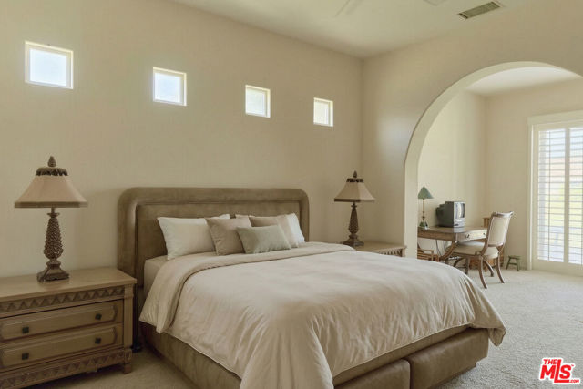 10 Wimbledon Circle, Rancho Mirage, CA 92270