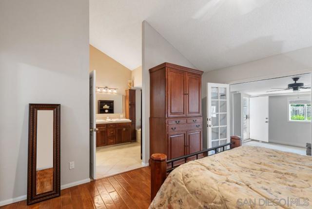 13874 Amber Sky Ln, San Diego CA: https://media.crmls.org/mediaz/f4df6987-1f99-4497-a5ab-e1f2b6ba8aa2.jpg