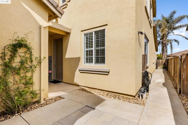 5282 Fern Ridge Cir, Discovery Bay CA: https://media.crmls.org/mediaz/f4dfc65d-e837-461d-8918-fdac1c47d904.jpg