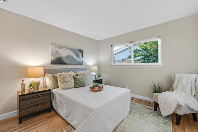 35629 Dee Pl, Fremont CA: https://media.crmls.org/mediaz/f4e00dd4-e32a-4f1b-ad4b-a9b9215cd2ed.jpg