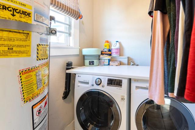 2452 Humboldt Avenue, Oakland CA: https://media.crmls.org/mediaz/f4e04e5e-a9a9-4896-abcf-d7a086d6e157.jpg