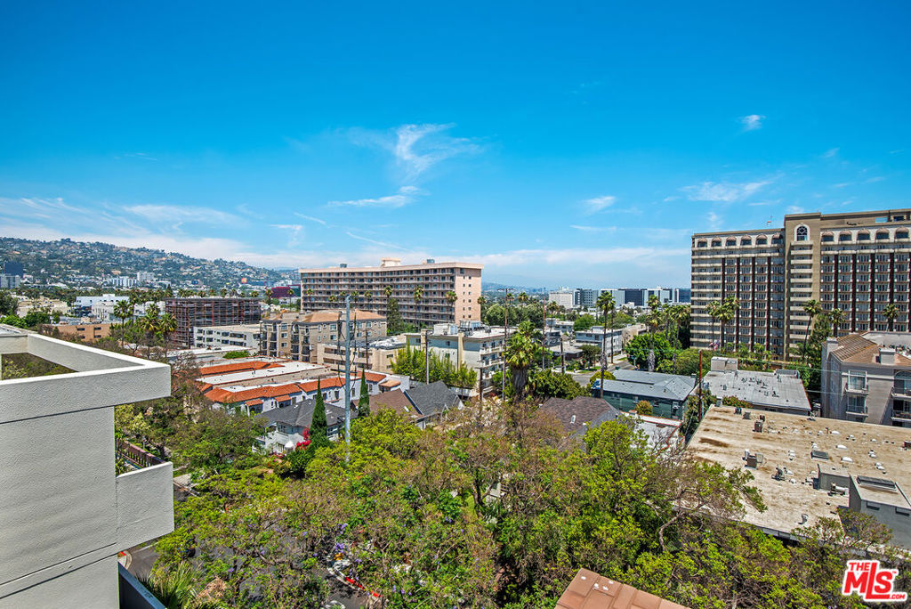 https://media.crmls.org/mediaz/f4e0f7fd-9a69-44b0-a367-0776920fcf1f.jpg?preset=X-Large