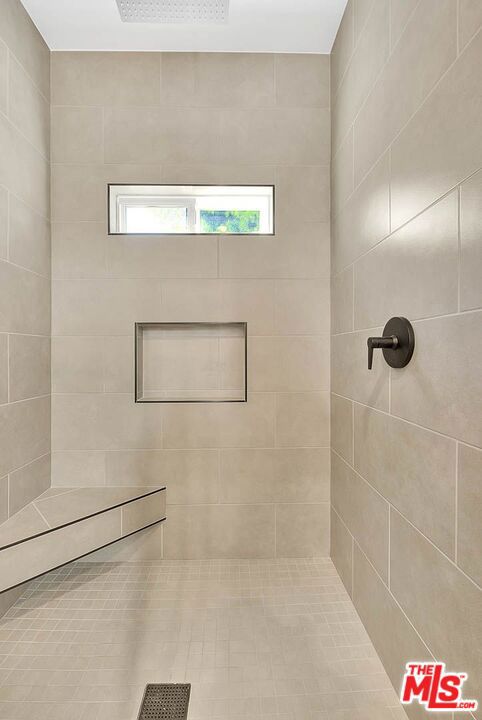 4516 W 63rd Street, Los Angeles CA: https://media.crmls.org/mediaz/f4e16dd7-84ba-467f-8b54-c942c9e69ab5.jpg