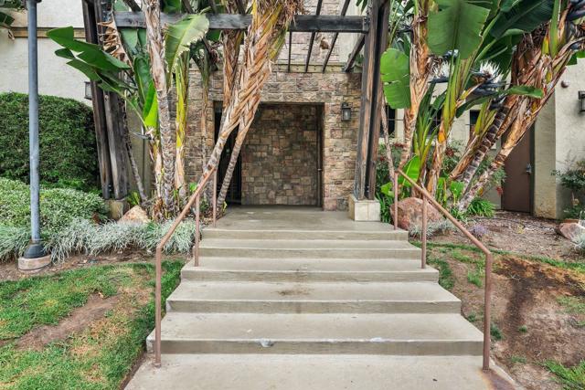 4521 55th St, San Diego CA: https://media.crmls.org/mediaz/f4e1ccc0-0f84-4de4-846d-3545a898da1e.jpg