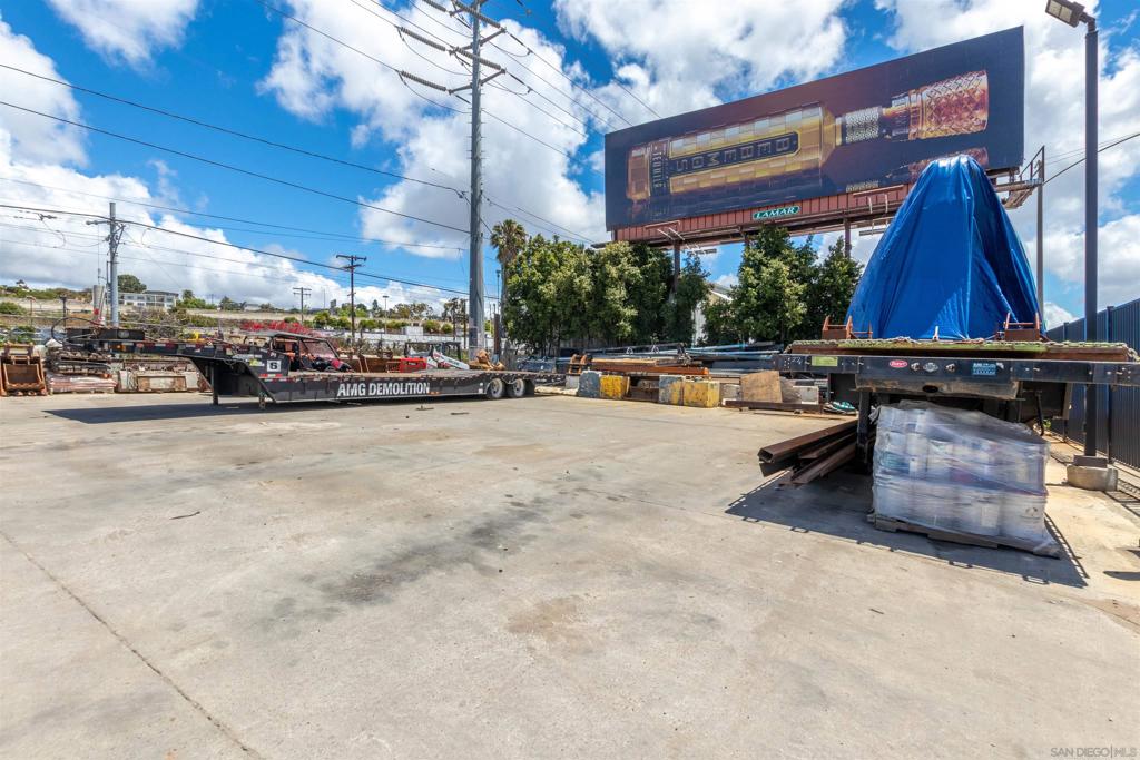 3571 Pacific Highway - photo 13