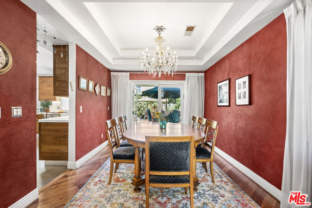 4544 Tobias Avenue, Sherman Oaks CA: https://media.crmls.org/mediaz/f4e258ec-0876-49f1-b0a0-6282d36c7077.jpg