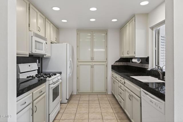 Detail Gallery Image 41 of 62 For 1943 San Tropez Cir, Oxnard,  CA 93035 - 2 Beds | 2 Baths