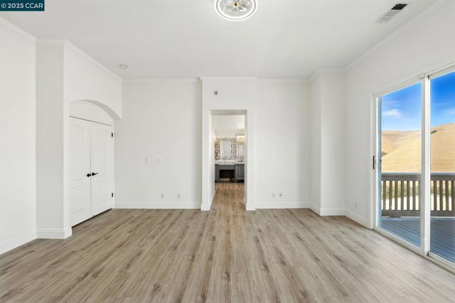 1023 Pebble Beach Dr, Clayton CA: https://media.crmls.org/mediaz/f4e2b9ad-112d-4a5a-a8b9-9b8fb4f0de6f.jpg
