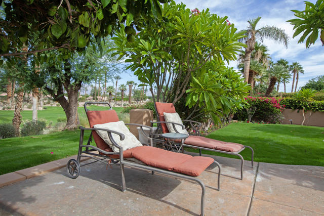 79620 Rancho La Quinta Drive, La Quinta CA: https://media.crmls.org/mediaz/f4e2f656-9c37-4efb-bb7c-00616ec3cae6.jpg