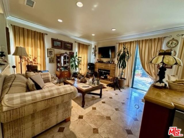 Image 7 of 47 For 471 Lorenzo Drive