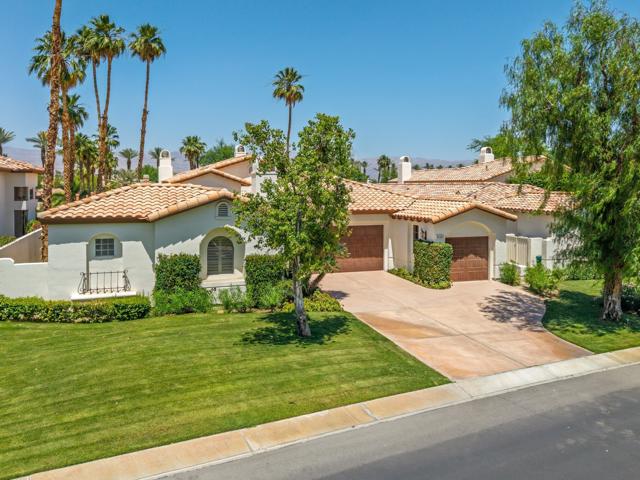 79015 Via San Clara, La Quinta CA: https://media.crmls.org/mediaz/f4e43093-87b7-4908-aef6-571c2d7a2d2e.jpg