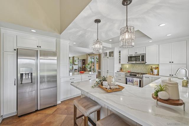 602 HOLLYRIDGE DRIVE, Encinitas CA: https://media.crmls.org/mediaz/f4e522c6-1938-4a02-929d-ddac74e68eed.jpg