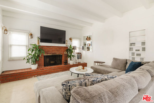 1831 259th Street, Lomita CA: https://media.crmls.org/mediaz/f4e5b594-bba2-4a4e-9731-de65dbdd71db.jpg