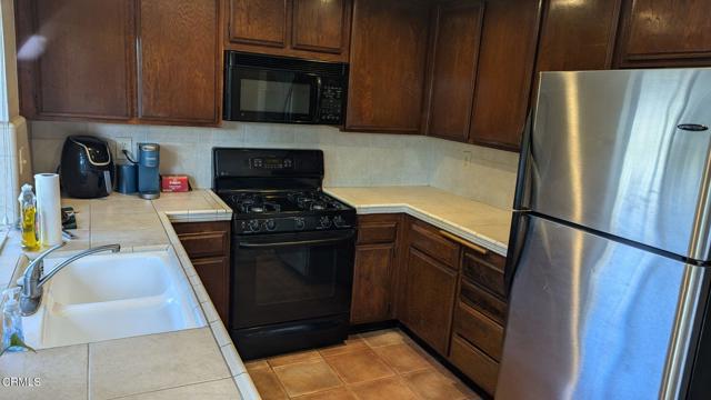 525 N Laurel Valley Drive, Azusa CA: https://media.crmls.org/mediaz/f4e5f57c-8cd2-44a6-9a27-031c6dc6e409.jpg