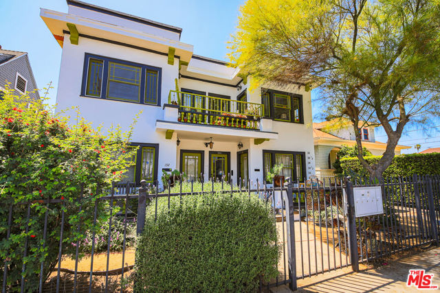 132 N Avenue 57, Los Angeles CA: https://media.crmls.org/mediaz/f4e60a46-4144-44ca-ad55-951c0d2eb138.jpg