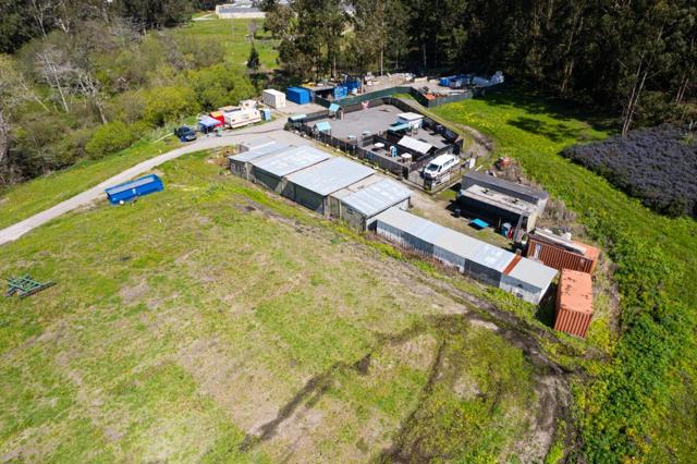 925 Miramontes Street, Half Moon Bay CA: https://media.crmls.org/mediaz/f4e66668-0a28-4991-a463-30289782b80a.jpg