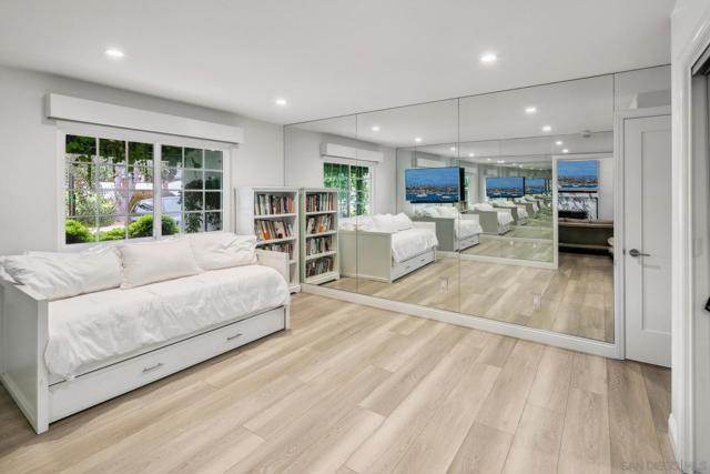 8590 Cliffridge Ave, La Jolla CA: https://media.crmls.org/mediaz/f4e68184-019d-4391-ac97-1cad0ca60cee.jpg