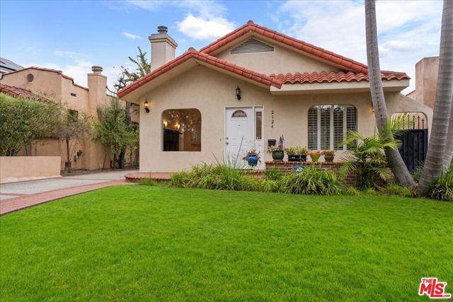 2126 Selby Avenue, Los Angeles CA: https://media.crmls.org/mediaz/f4e691b5-7a3f-4834-beb6-f576a4bed5f8.jpg