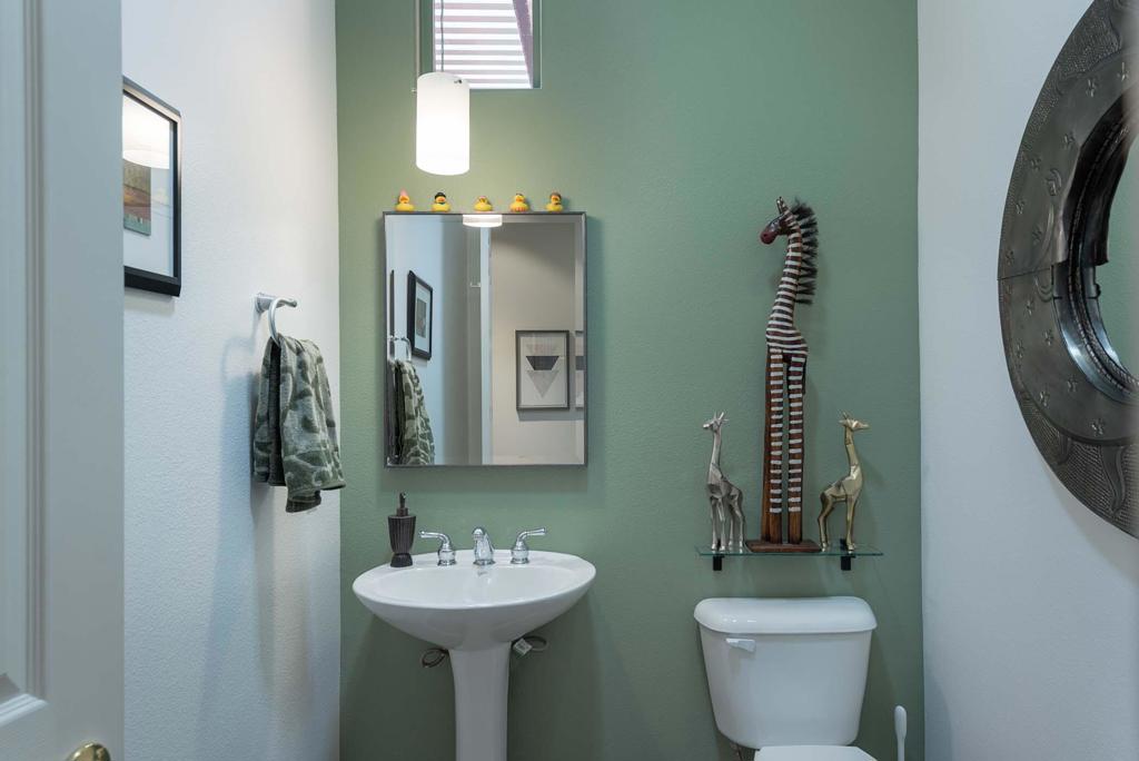 https://media.crmls.org/mediaz/f4e6d851-a828-4c70-8cfb-58c9061ffc33.jpg?preset=X-Large