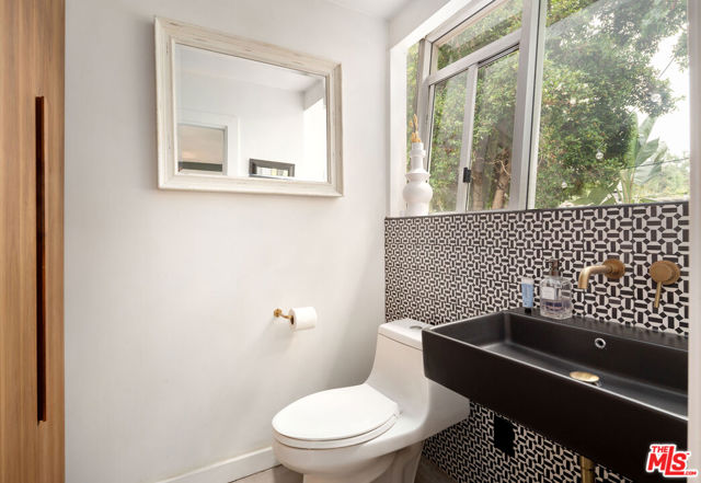 Drew Fenton | 905 N Beverly Glen Boulevard Los Angeles CA | MLS: 7395060 Drew Fenton | 905 N Beverly Glen Boulevard Los Angeles CA | MLS: 7395060