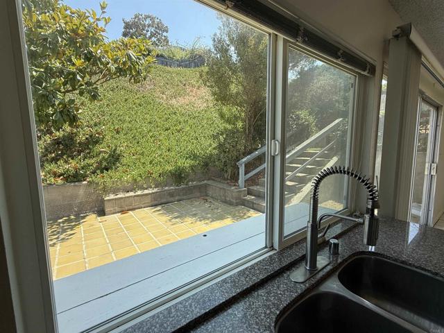 Detail Gallery Image 13 of 37 For 3570 Tony Dr, San Diego,  CA 92122 - 4 Beds | 2/1 Baths
