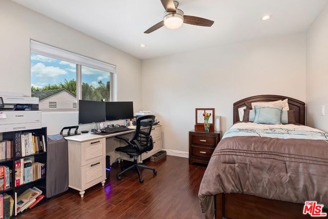1524 Reeves Street, Los Angeles CA: https://media.crmls.org/mediaz/f4e7e0be-a52e-439d-92a3-f192cfd6f66e.jpg