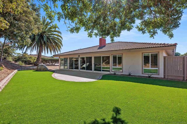 17111 Prado Pl, San Diego CA: https://media.crmls.org/mediaz/f4e7f7f0-fc92-422e-aa3b-8505e74f3ed5.jpg