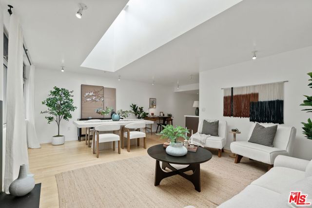 5806 Waring Avenue, Los Angeles CA: https://media.crmls.org/mediaz/f4e8ab43-4394-478b-af7b-a5651a38ffd3.jpg