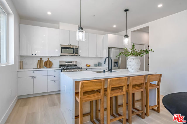 5832 David Avenue, Culver City CA: https://media.crmls.org/mediaz/f4e96913-4366-421b-af49-00b352a77fa1.jpg