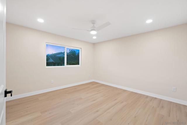 9401 Broadmoor Pl, La Mesa CA: https://media.crmls.org/mediaz/f4e97df3-386f-4f5a-b8ec-412ab9dd566b.jpg