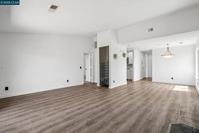 3513 Stone Pl, Antioch CA: https://media.crmls.org/mediaz/f4e98bf9-6045-44d6-aec8-c51ac52d2a62.jpg