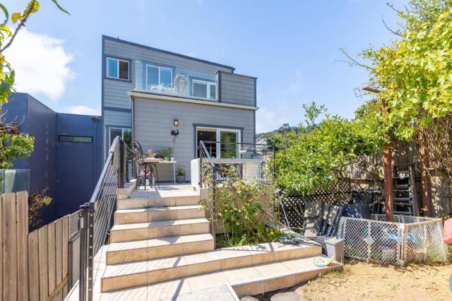 440442 29th Street, San Francisco CA: https://media.crmls.org/mediaz/f4e998c6-6ff8-4e54-8171-dcc4bea5393b.jpg