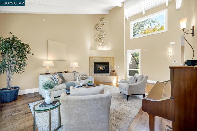 691 Old Jonas Hill Rd, Lafayette CA: https://media.crmls.org/mediaz/f4e9f3c3-2355-4b46-a063-f963c424a5a0.jpg