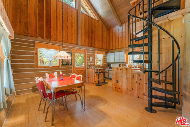 15050 Scott Bar Mountain Lookout Road, Fort Jones CA: https://media.crmls.org/mediaz/f4eb1936-07e9-411b-9caf-230c9189b457.jpg