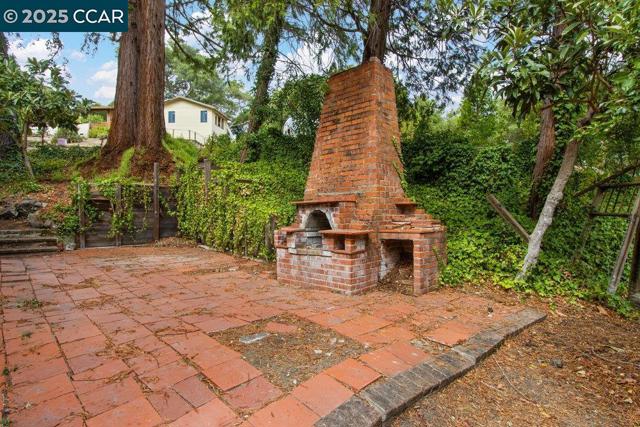 36 Vallecito Lane, Orinda CA: https://media.crmls.org/mediaz/f4eb4784-5940-4e75-ac9c-70a079091692.jpg