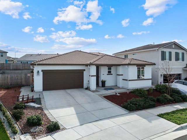 2111 Rosewood Drive, Hollister CA: https://media.crmls.org/mediaz/f4eb6958-7b3d-43c5-93c3-a964dd2adb9c.jpg