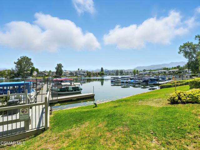 1206 S Westlake Boulevard, Westlake Village CA: https://media.crmls.org/mediaz/f4eb8d2d-c4c0-4c87-8712-b2819c1efff9.jpg