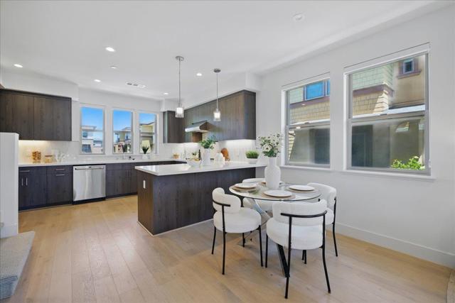 332 Marquetta Circle, Mountain View CA: https://media.crmls.org/mediaz/f4ec4a26-1fe9-4f0c-b410-b1f78d19832d.jpg