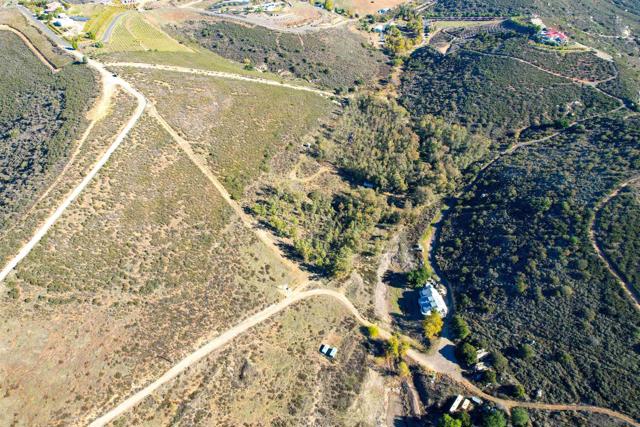 18408 Sweet Ln, Ramona CA: https://media.crmls.org/mediaz/f4ecc76d-0738-4b4b-b048-ace9b875fafa.jpg