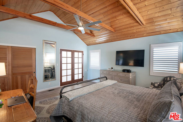 12713 Stanwood Drive, Los Angeles CA: https://media.crmls.org/mediaz/f4ed6ada-5bf0-43b0-b1f8-7e7584960870.jpg