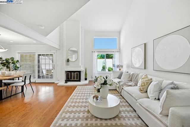 1561 Trimingham Dr, Pleasanton CA: https://media.crmls.org/mediaz/f4ed75c8-ab9f-4e97-bd9f-ac8fca7c2cfc.jpg
